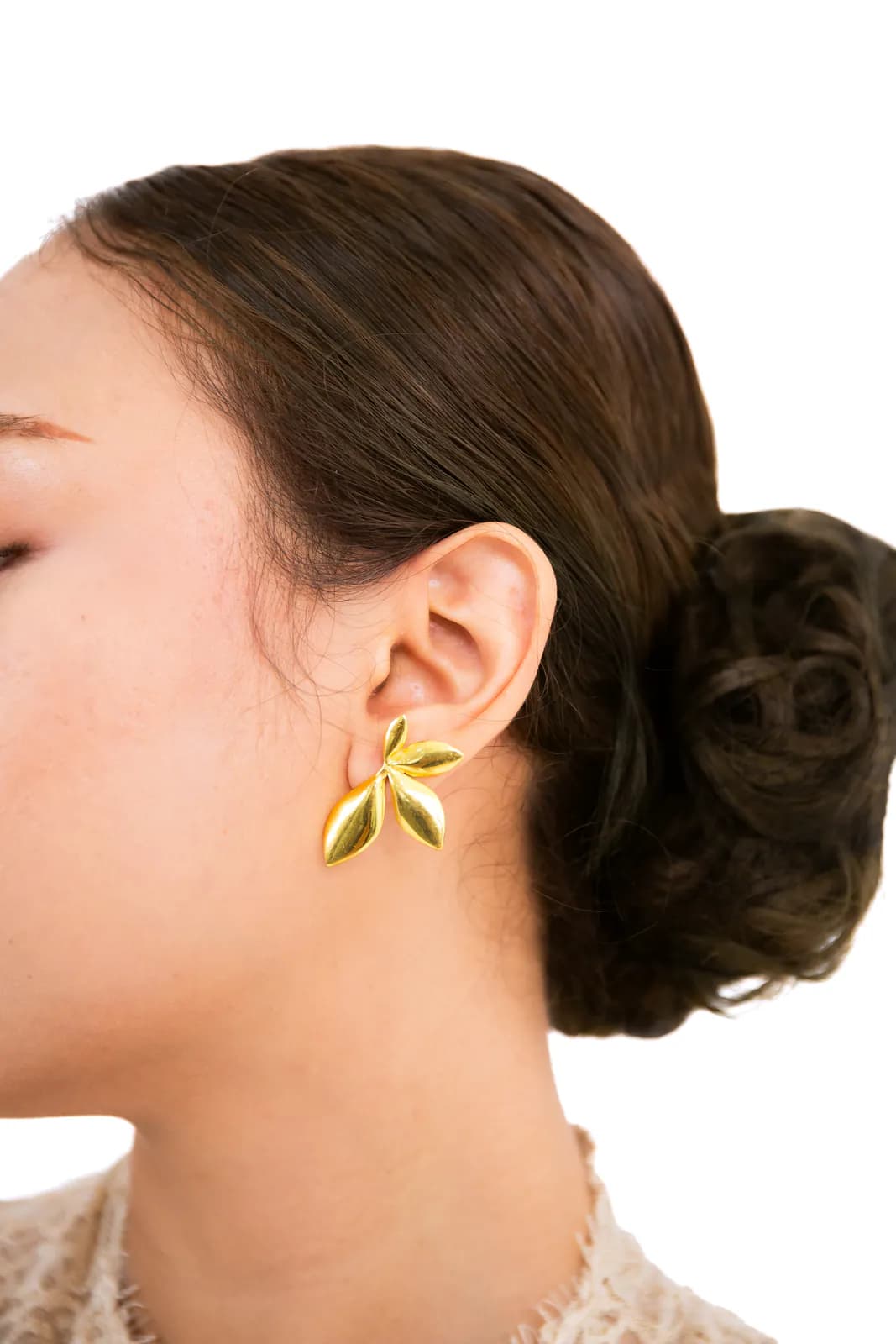 Daun Emas Earrings