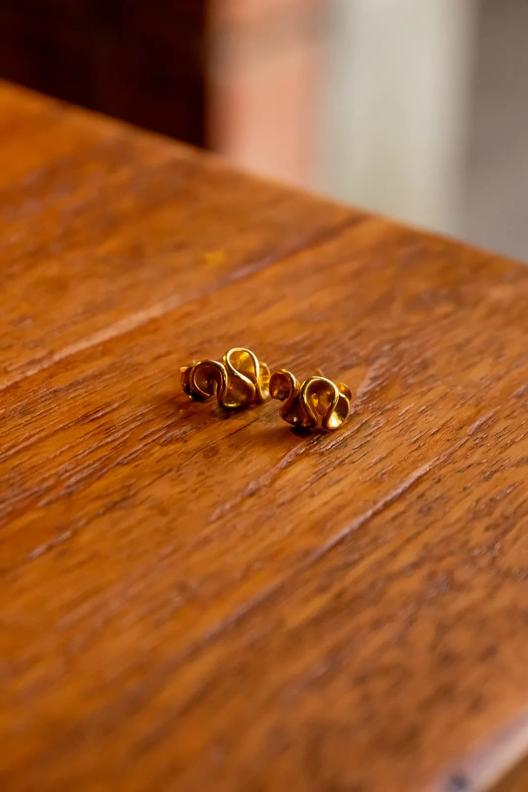 Pilin Swirl Studs